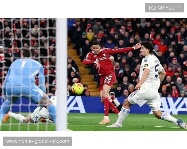 库尼亚接费尔南德斯直传晃过门将，推射空门得手